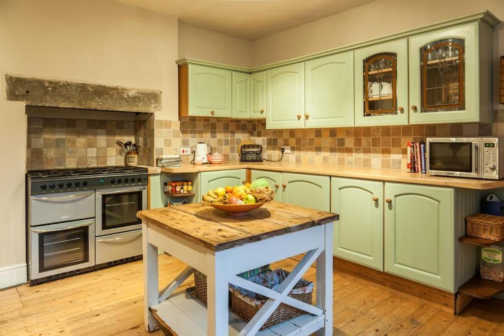 Number 29, A Grade Two Listed House In Holiday home *